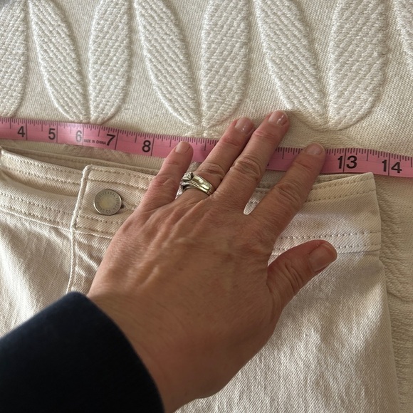 GUC Size 4 Universal Thread cream denim sailor jeans.Wide leg. Spring perfection - Picture 12 of 14